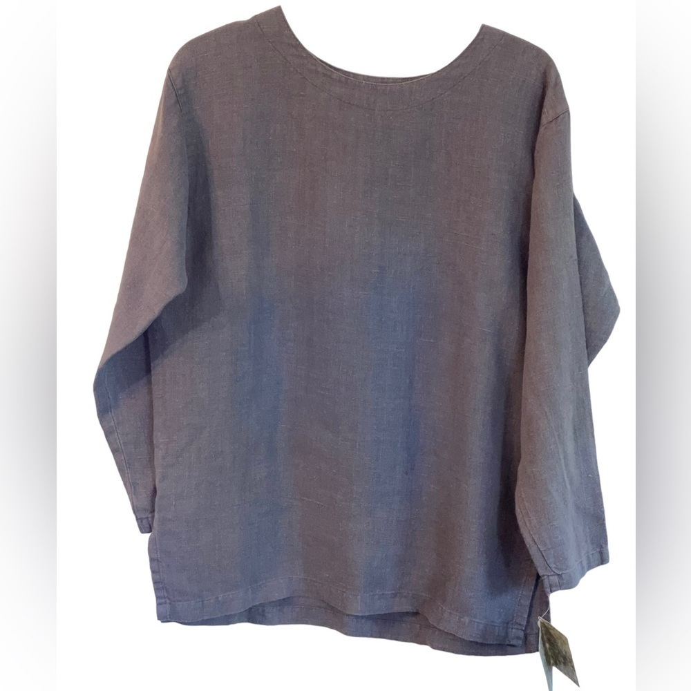 NWT- Two Star Dog 100% hemp minimal women’s top. Size large new old stock.